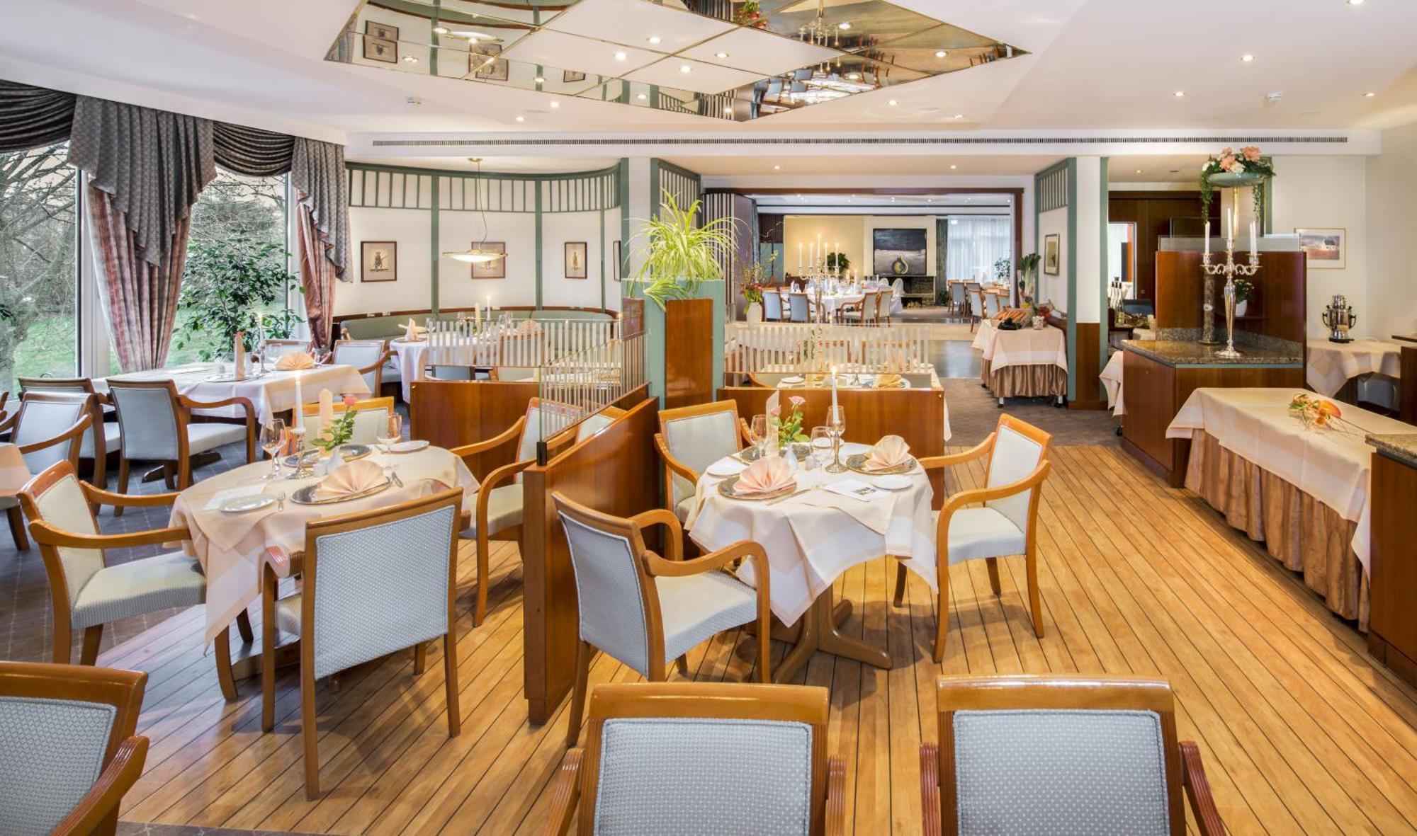 Parkhotel Щадалендорф Екстериор снимка