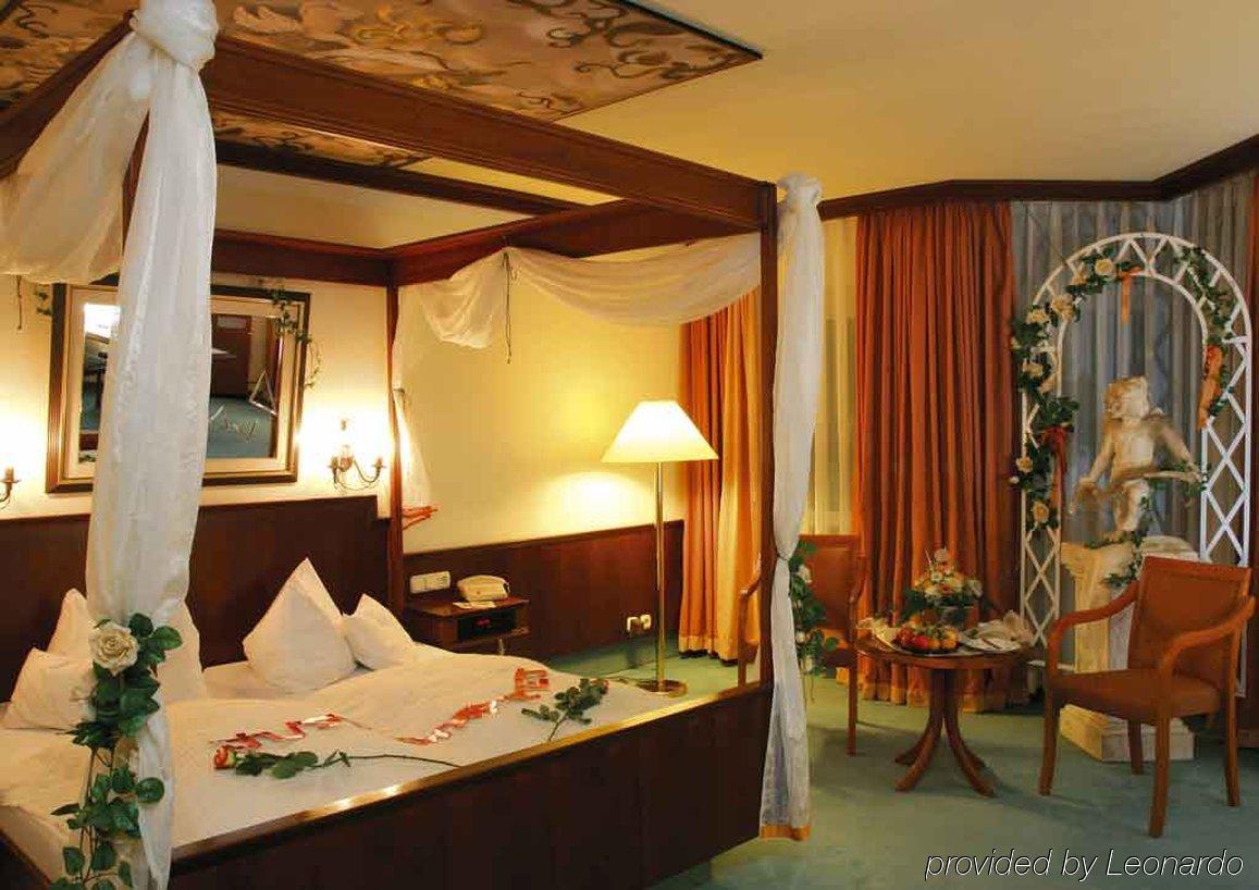 Parkhotel Щадалендорф Екстериор снимка