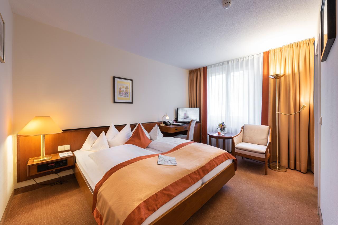 Parkhotel Щадалендорф Екстериор снимка