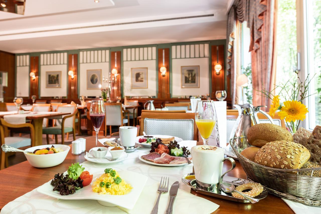 Parkhotel Щадалендорф Екстериор снимка
