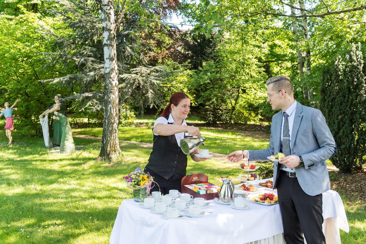 Parkhotel Щадалендорф Екстериор снимка
